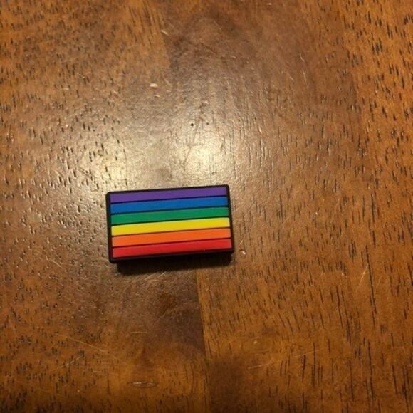 Charm for crocs flag Proud rainbow multicolored new - Picture 1 of 2